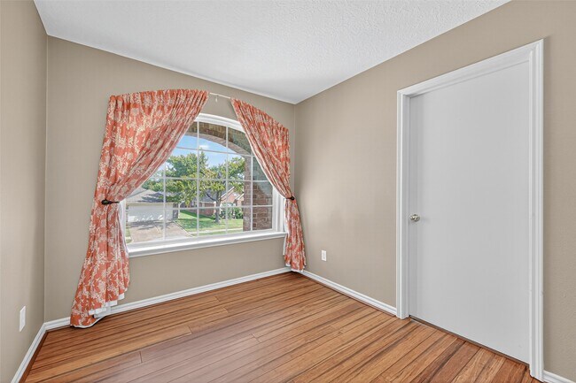 Building Photo - 19419 Arbor Pines Ln