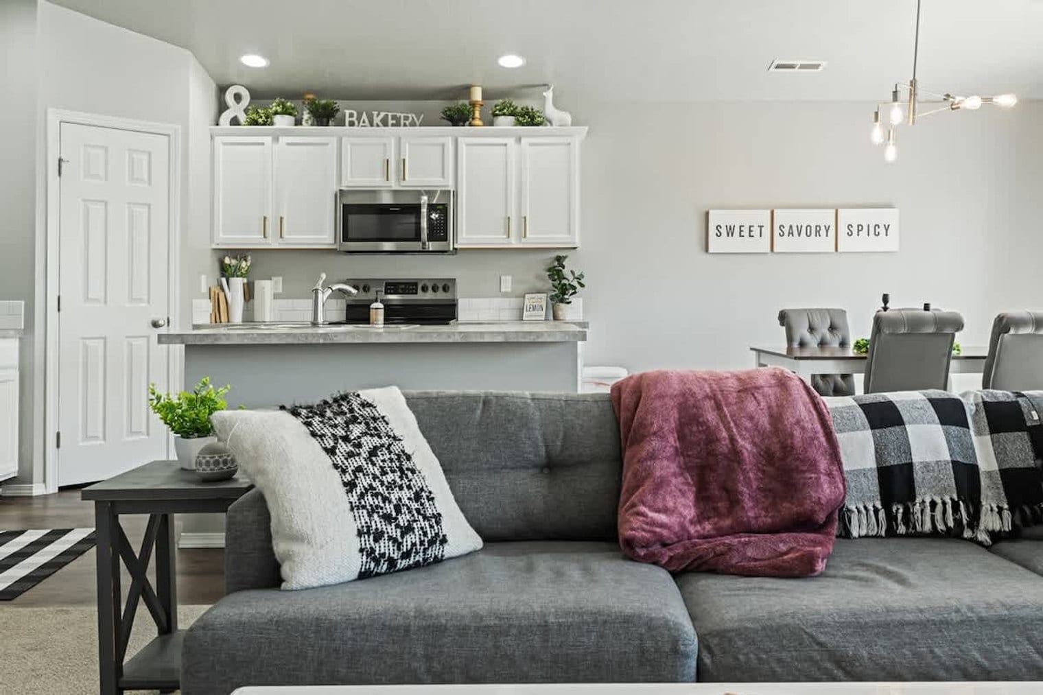 Building Photo - 17541 Mountain Springs Ave