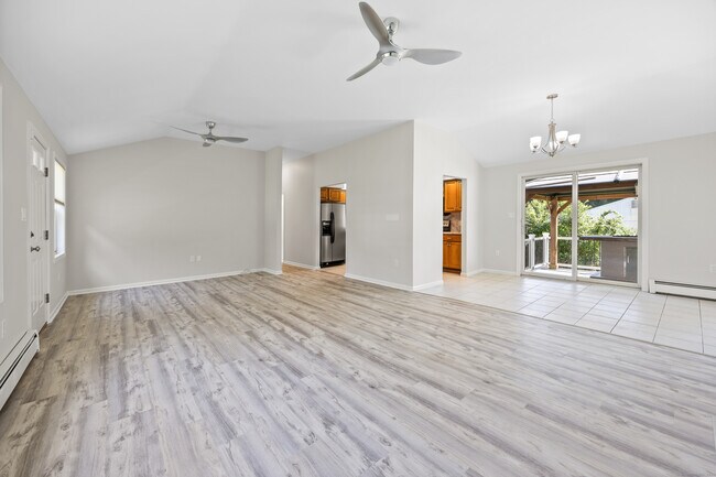 Building Photo - 159 E Johnson Ave