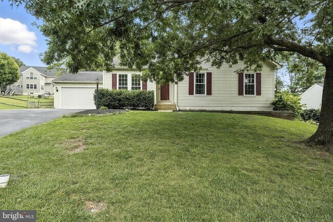 Building Photo - 9571 Basilwood Dr