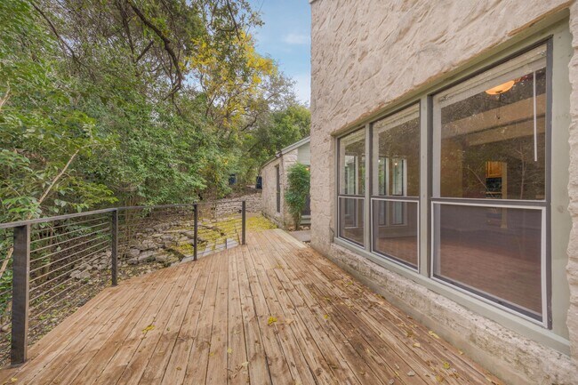 Building Photo - 6504 Cat Creek Trail