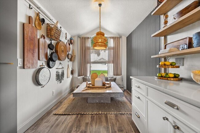 Building Photo - 989 Summer Lakes Dr