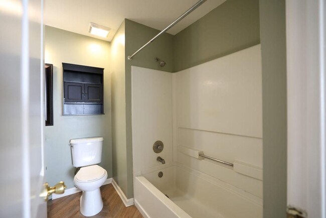 Building Photo - 936 Edpas Rd