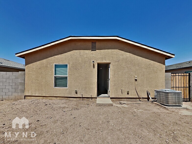 Building Photo - 246 S Picacho Heights Rd