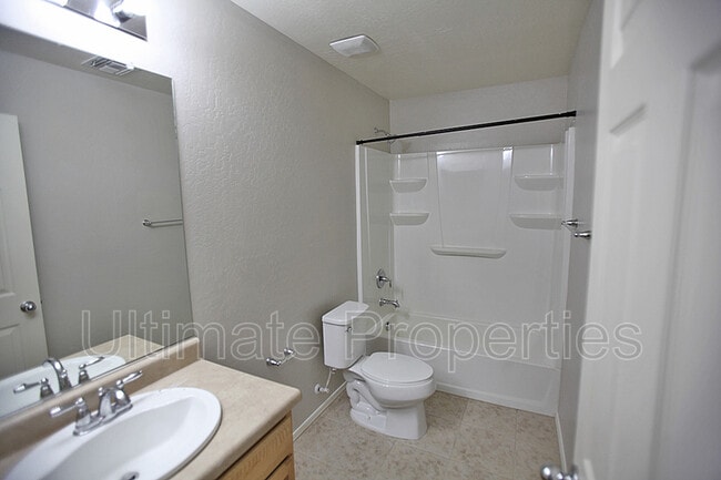 Building Photo - 8873 W Cameron Dr