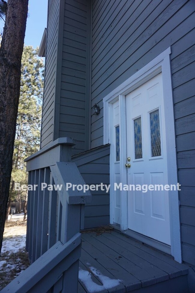 Building Photo - Great Duplex in North Evergreen!!