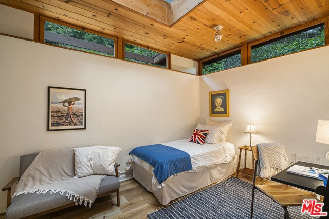 Building Photo - 650 N Topanga Canyon Blvd