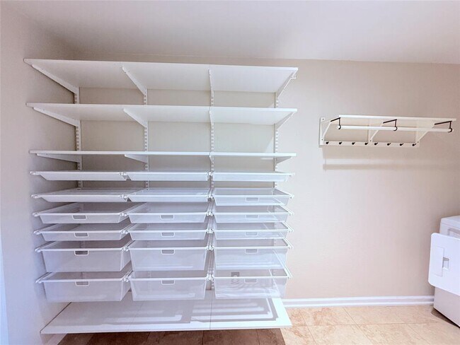 Building Photo - 102 Brentwood Dr