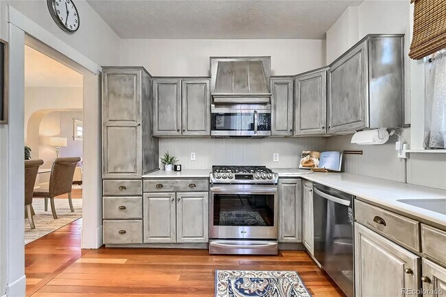 Building Photo - 4188 Winona Ct