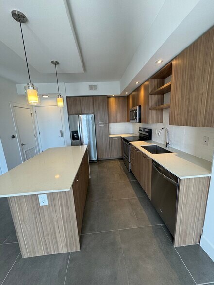 KITCHEN - 119 NE 20th St