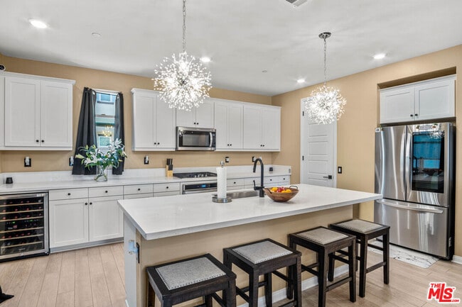 Building Photo - 720 Grace Ave