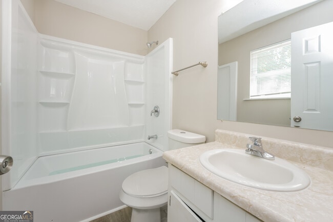 Building Photo - 2535 Kelly Lake Dr