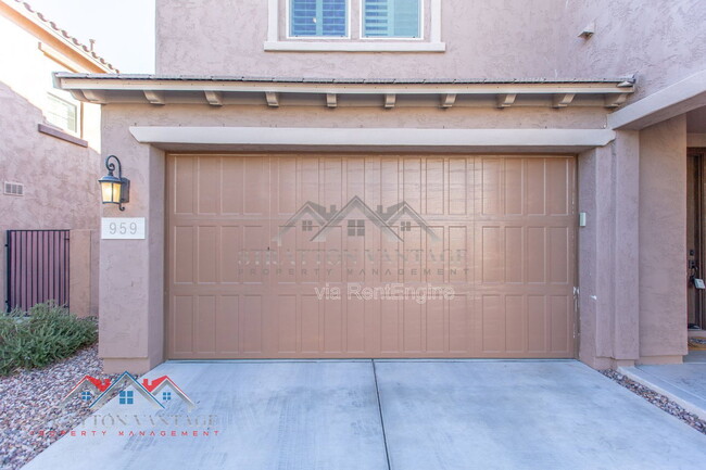 Building Photo - 959 W Zion Pl