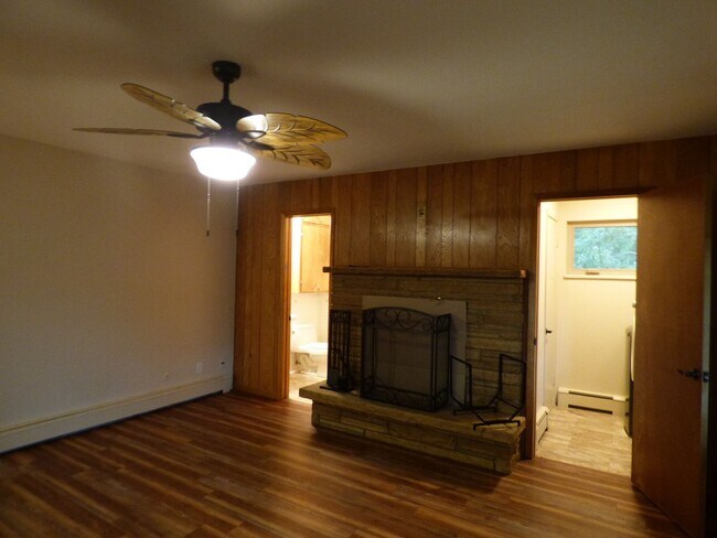 Building Photo - Beautiful Home in Longmont Estates