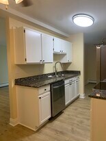Building Photo - 1813 Hemlock Pl