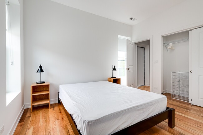 Building Photo - 1636 N Western Avenue