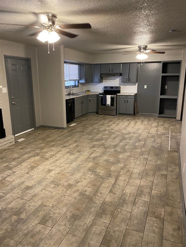 Building Photo - Nice 4 bed 2 bath home for rent!!