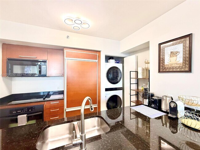 Building Photo - 1830 S Ocean Dr