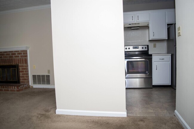 Building Photo - 1615 Woodmere Loop