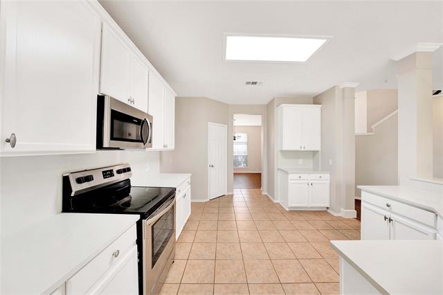 Building Photo - 8625 Luzerne Dr
