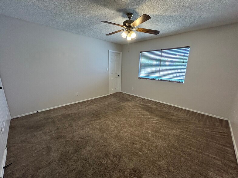 Building Photo - 6150 W Mauna Loa Ln