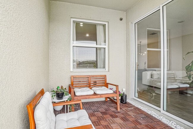 Building Photo - Heritage Oaks gated community 3/2.5/2 Townhome