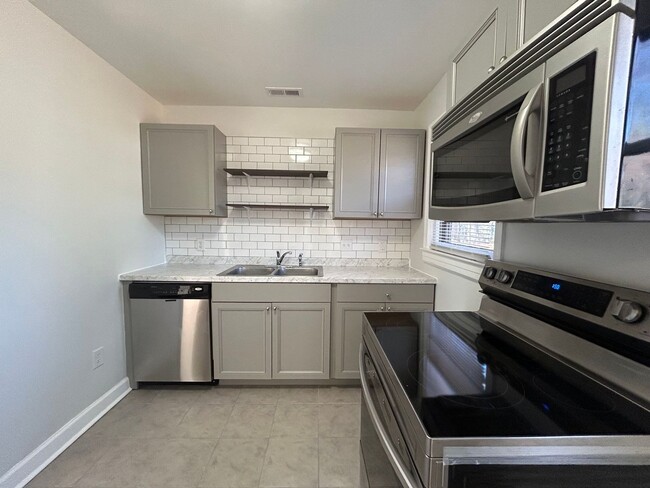 Building Photo - One Level newly renovated  3 bedroom 1 bat...