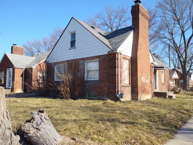 Primary Photo - Beautiful Brick Bungalow 3 Bedrooms 1 Bath...