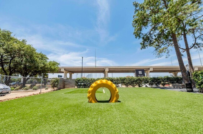 Building Photo - 14703 Park Row Blvd