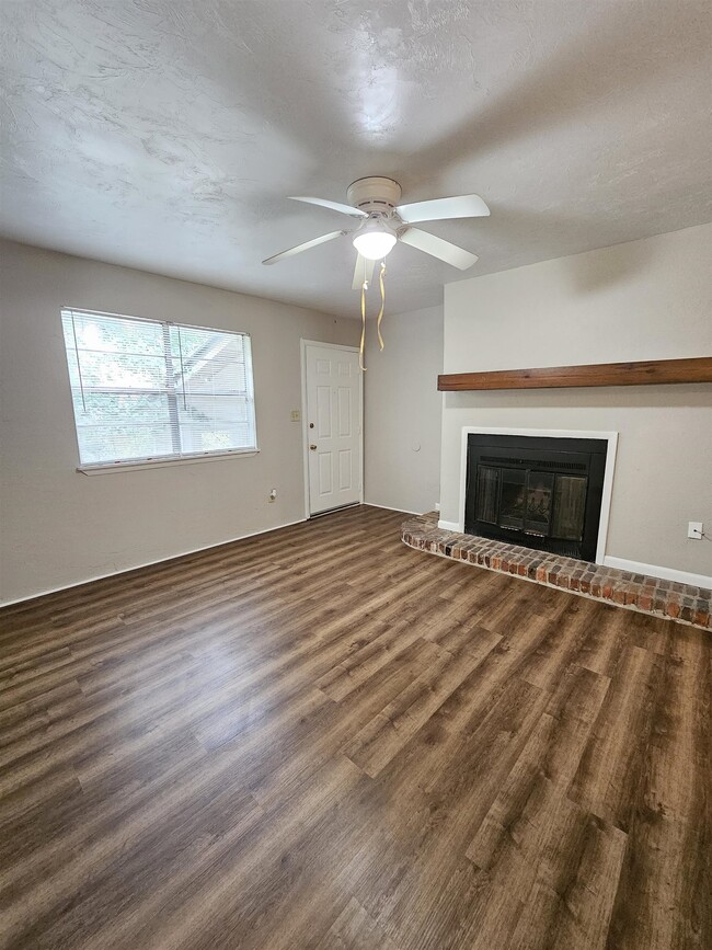 Building Photo - 2985 Woodrich Dr