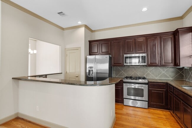 Building Photo - 1218 Sandman St