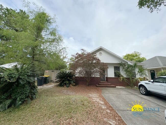 Primary Photo - Downtown FWB Gem: Must-See Single Family H...