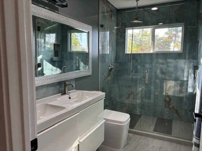 Building Photo - 6088 De La Rosa Ln
