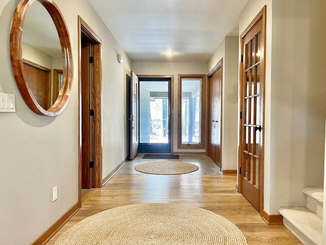 Building Photo - Sophisticated Condo Retreat on Old Mission Peninsula