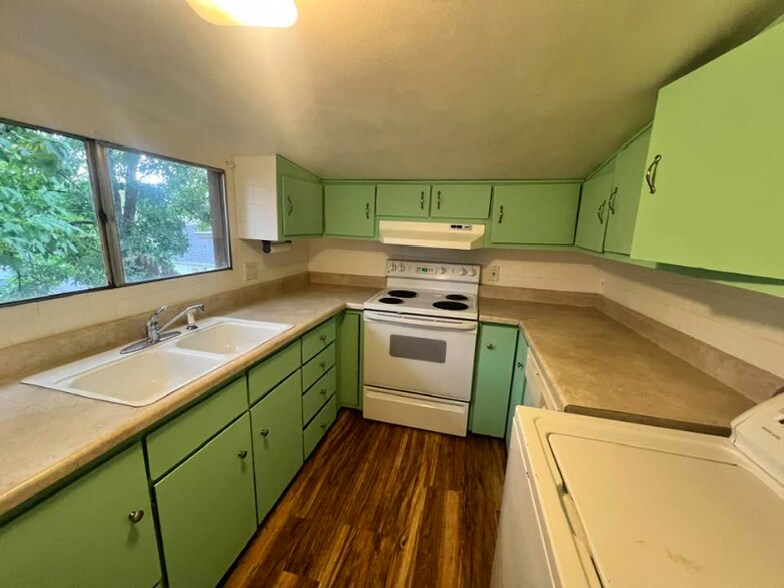 Building Photo - 860 Prospect Pl