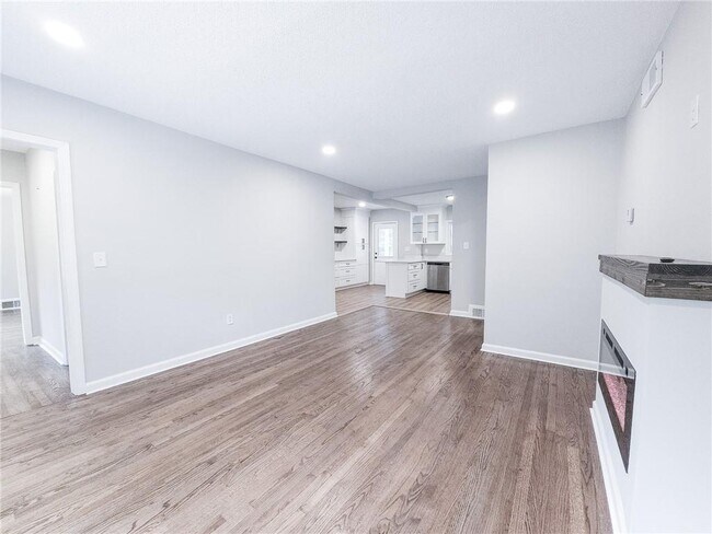 Building Photo - 522 Stell Rd