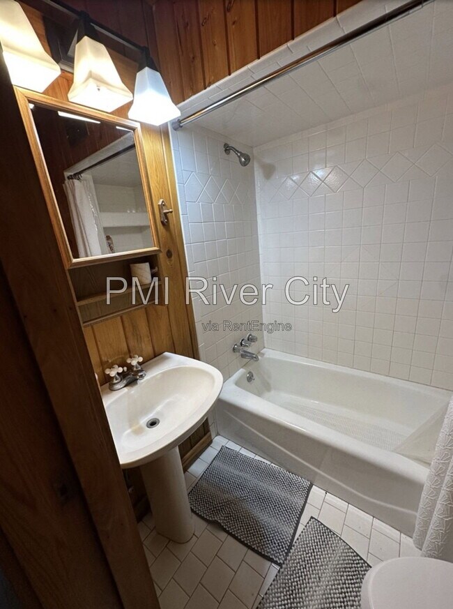 Building Photo - 11415 Dobson Dr