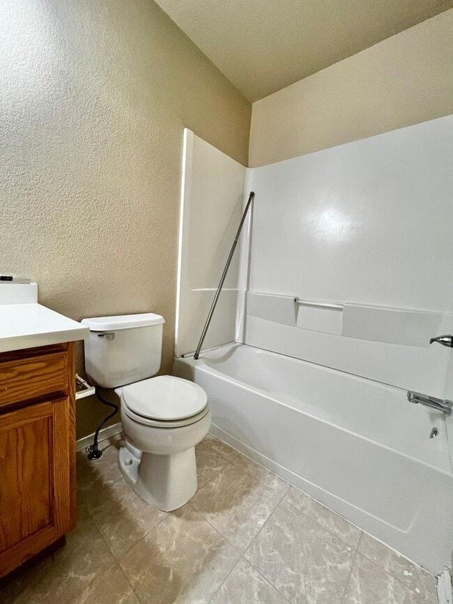 Building Photo - Spacious 4 Bed, 3.5 Bath Home with Finished Basement in South Fort Collins!