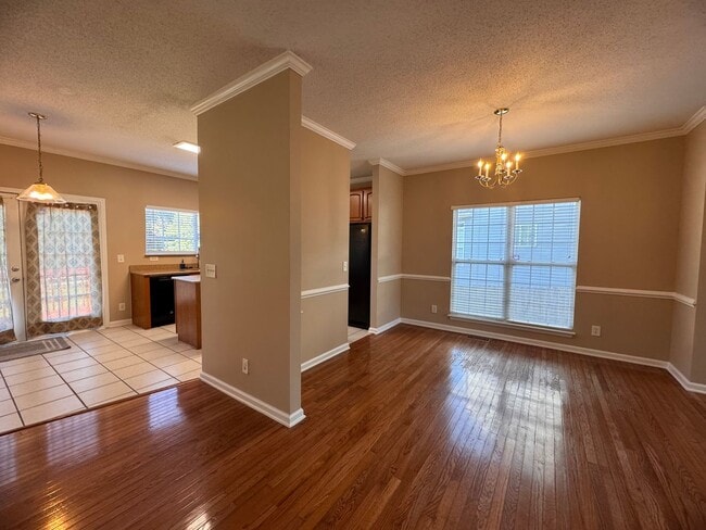 Building Photo - Fabulous 4BR 2.5 Home