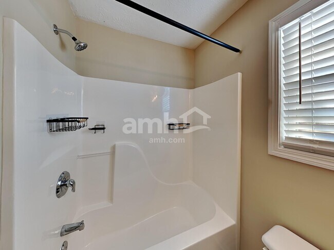 Building Photo - 119 Overlook Ct