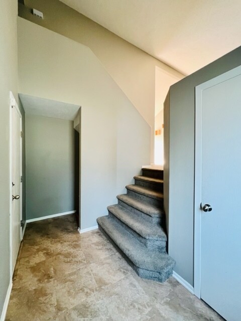 Building Photo - 6714 N 110th Ave