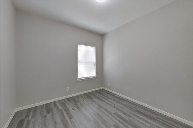Building Photo - 6103 Coleus St