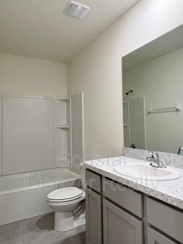 Building Photo - 5330 Dragonfly Dr