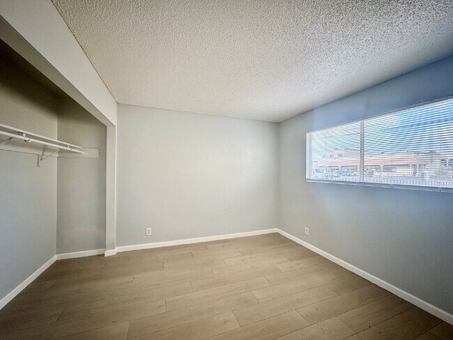 Building Photo - 922 N 1st St