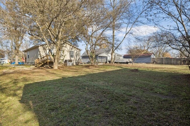 Building Photo - 216 Winters St