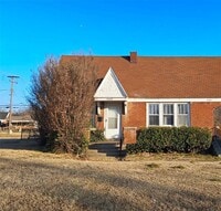 Building Photo - 2429 W Park Pl