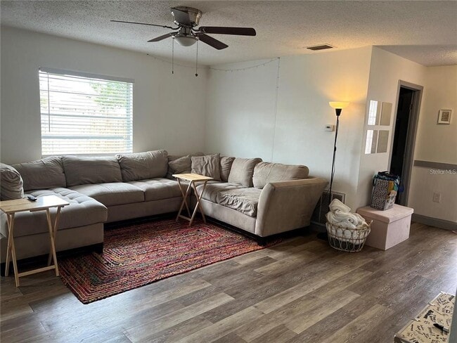 Building Photo - 2103 W Cherry St