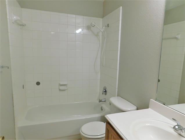 Building Photo - 1404 Wenatchee Dr