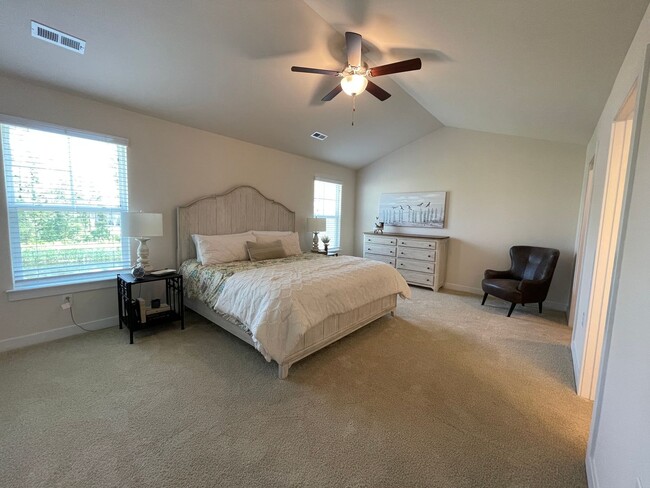 Building Photo - Heron | 3 Bed 2.5 Bath | Garage | 1800 sf | $2726-$2999 | 8, 9, 10, 12, 14, and 15 month lease terms