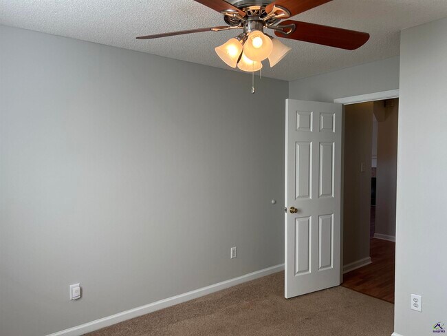 Building Photo - 103 Jessica Ct